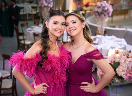 15 ANOS FERNANDA E GABRIELA THOMAZINI