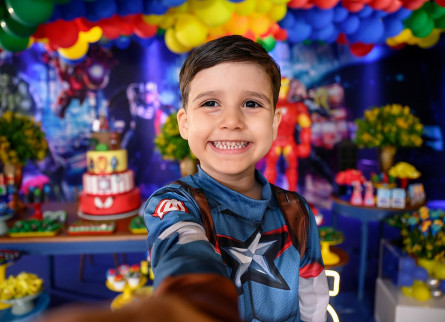 05 Anos Theo Simon