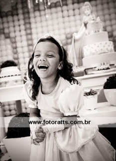 Aniversário 04 Anos Ana Paula dia 13/12/2012 no Buffet Mundo Mágico.