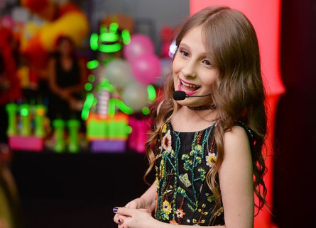 09 Anos Isadora