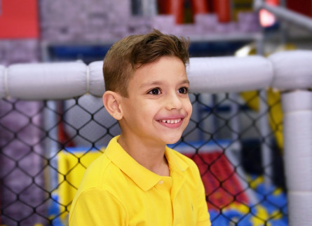 06 Anos Mike Antônio