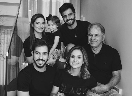 Book Família Sauder