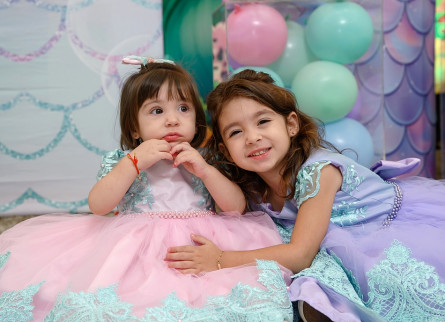 Isabel - 1 ano e Maria Gabriela - 3 anos