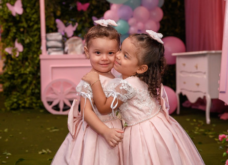 Sophie e Alice - 2 anos