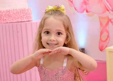 04 Anos Esther